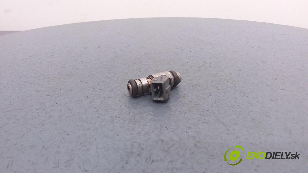 Renault Clio 2002 vstrek IWP099