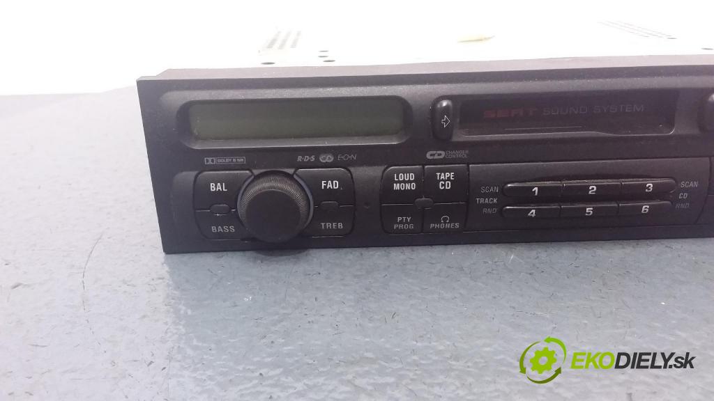 Seat Toledo 1999 Radio I Navigácia: 1M0035186C