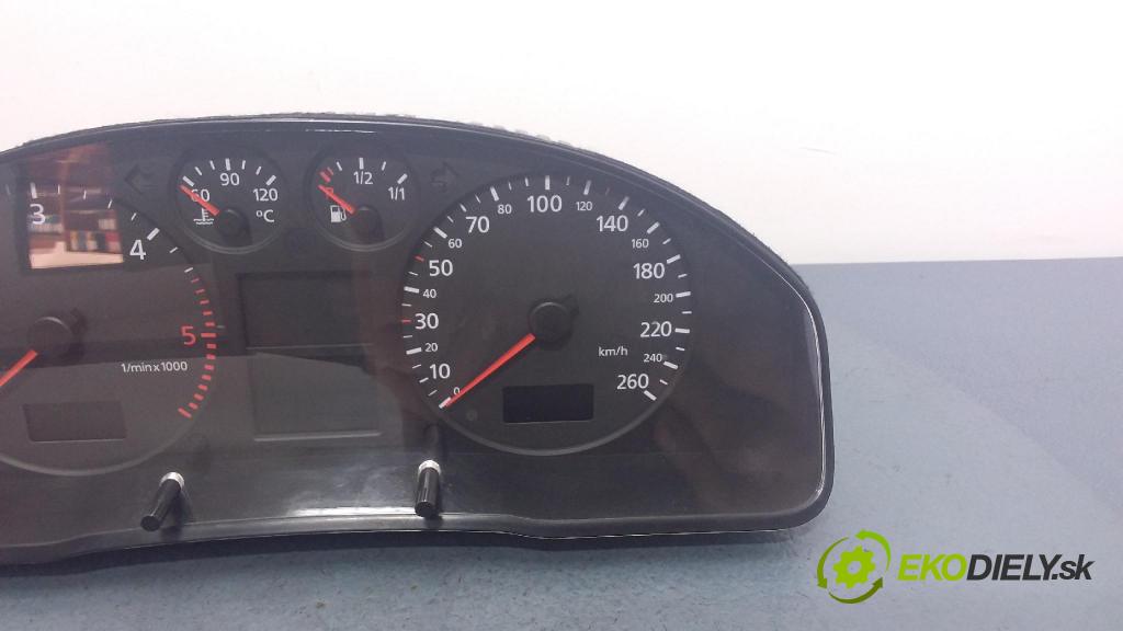 Audi A4 2000 prístrojovka/ budíky 8D0920900