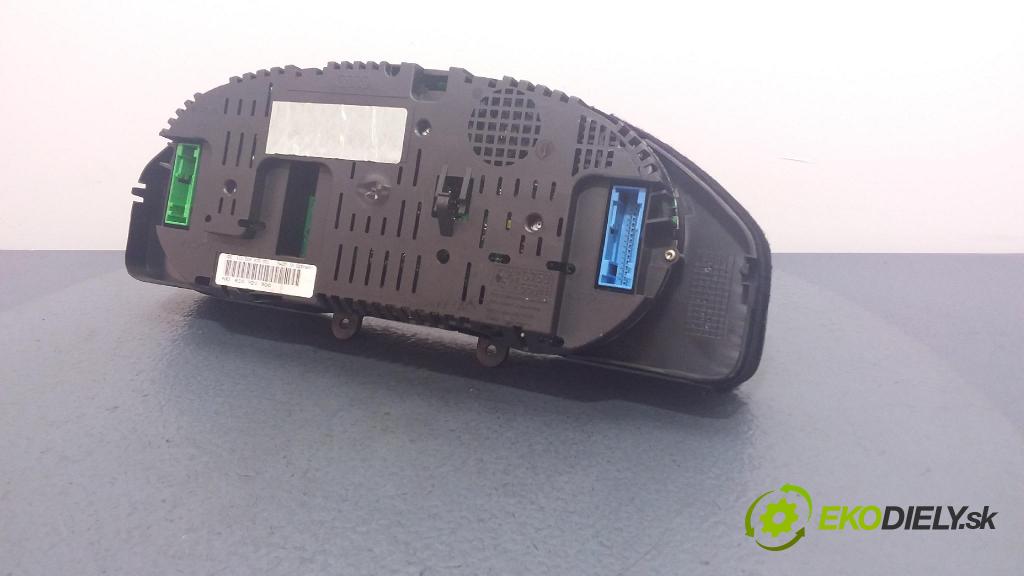 Audi A4 2000 prístrojovka/ budíky 8D0920900
