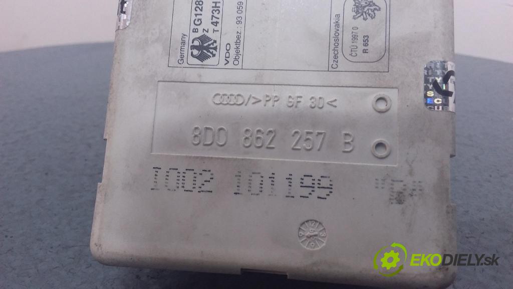 Audi A4 2000 pompa Centrálny: Zámok: 8D0862257B