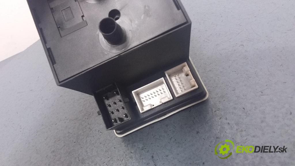 Audi A3 2001 pompa Centrálny: Zámok: 8L0862257E