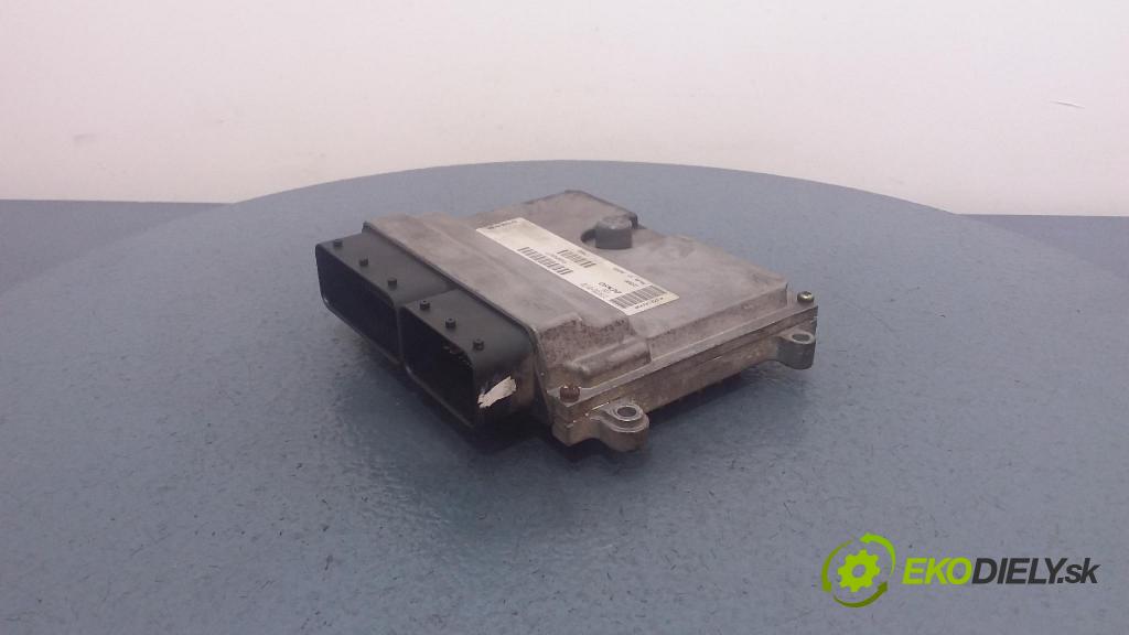 Volvo V50 2004 riadiaca jednotka Motor: P30650677