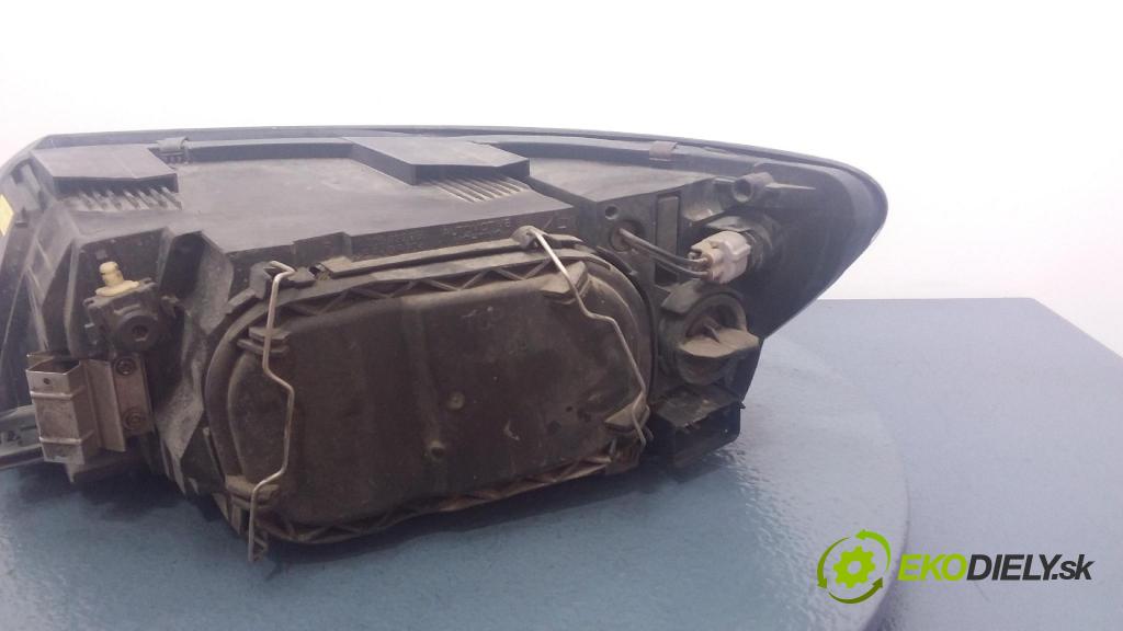 Volvo V50 2004 světlo v pravo: 01