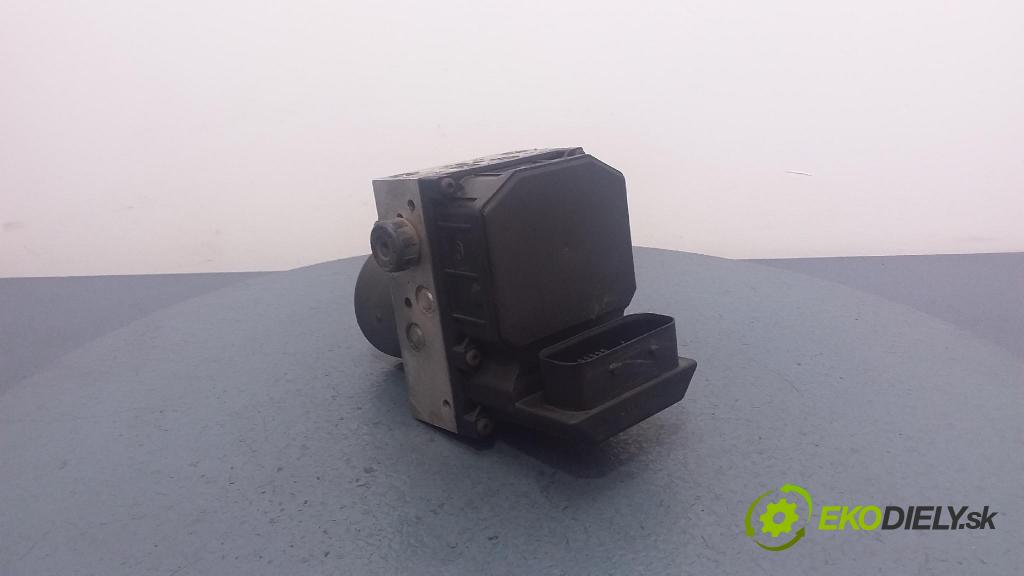 Audi A4 2003 čerpadlo ABS x 4B0614517G