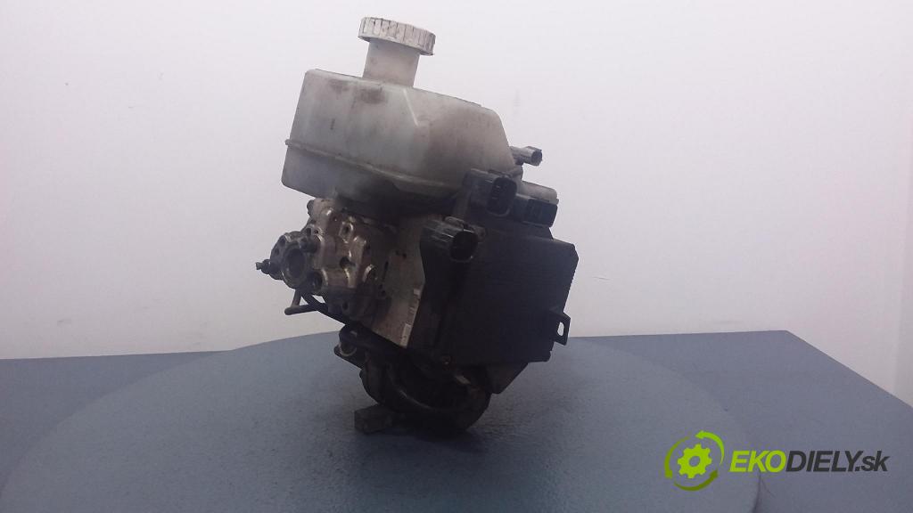 Mitsubishi Pajero 2000 čerpadlo ABS x 22P00007250111