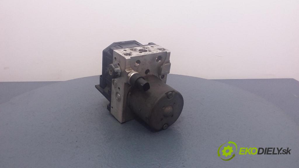 Audi A4 2003 čerpadlo ABS x 8E0614517