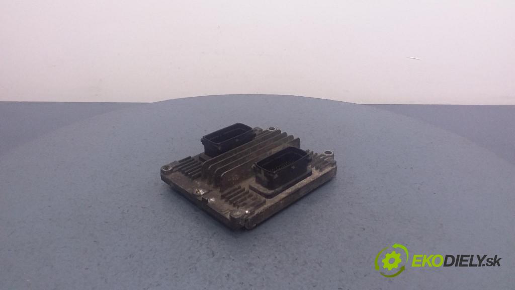 Opel Astra 2000 riadiaca jednotka Motor: 09378673