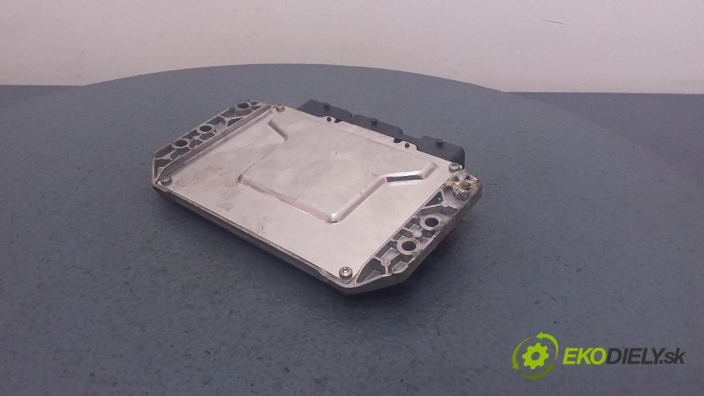 Renault Laguna 2005 riadiaca jednotka Motor: 8200444583