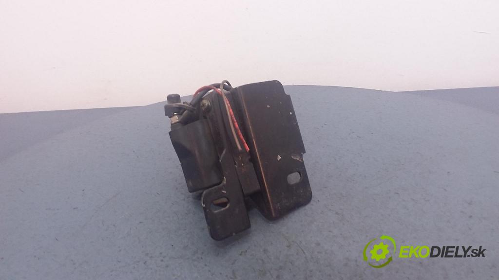 Audi 80 1994 cívka Zapalování: 8A0905105