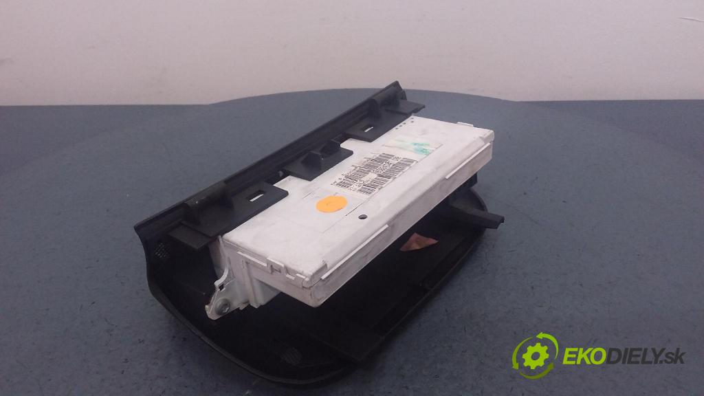 Peugeot 307 2004 displej Radio / GPS 9650243077