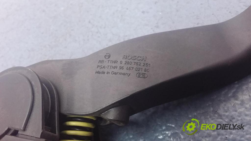 Peugeot 307 2004 pedal Plyn: 9646702180