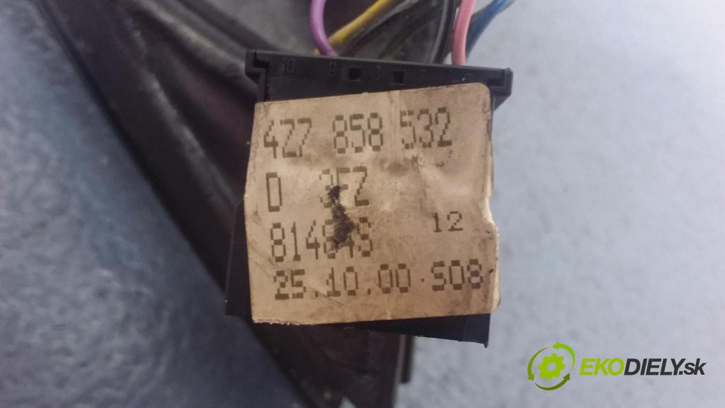 Audi Allroad 2000 zrkadlo Vľavo: LY6J