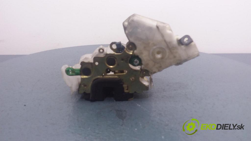 Subaru Impreza 2007 zámek dveře před Levý: 0892043-B