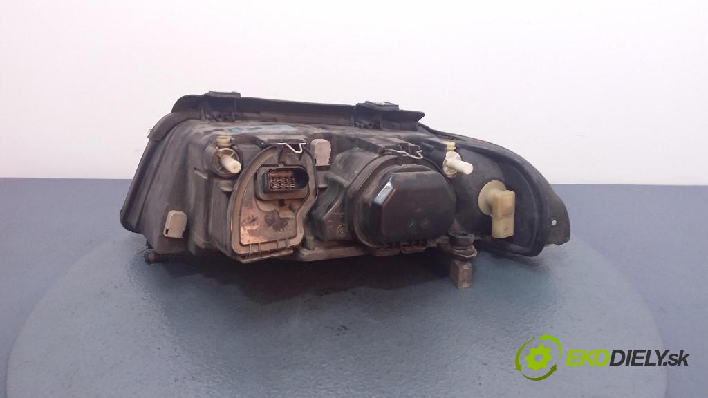 Audi A4 1999 světlo v pravo: 8D0941004AK