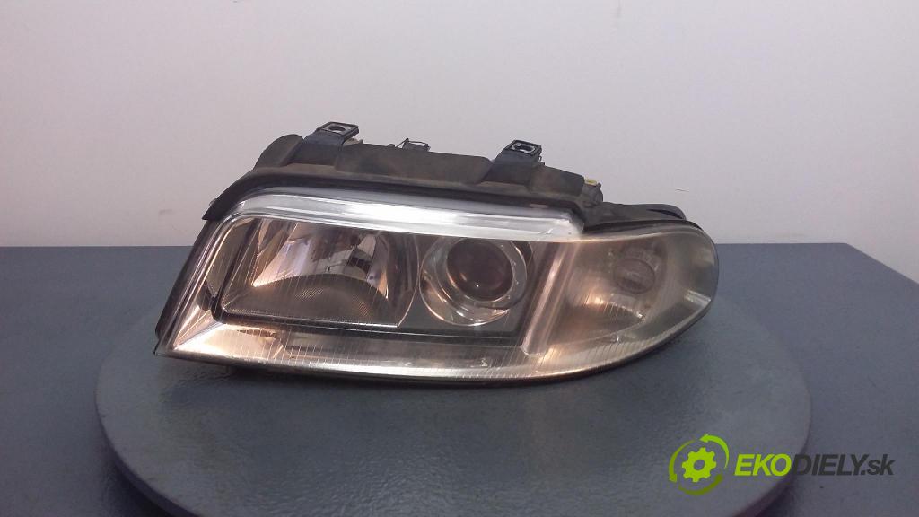 Audi A4 1999 světlo Levý: 8D0941003AK