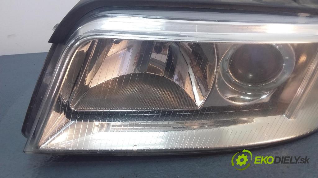 Audi A4 1999 světlo Levý: 8D0941003AK