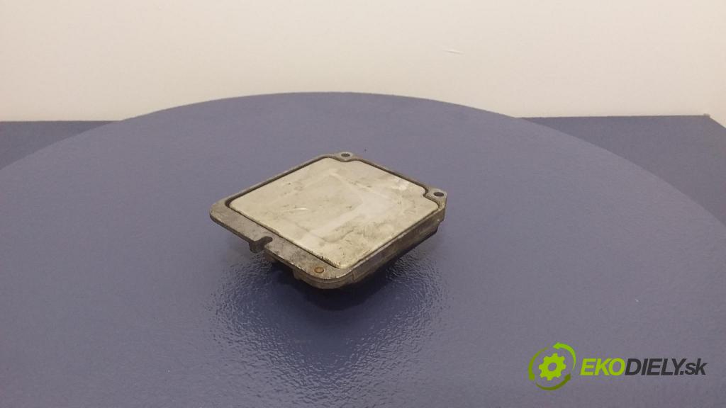 Opel Astra-g 2000 řídící jednotka Motor: 90560476