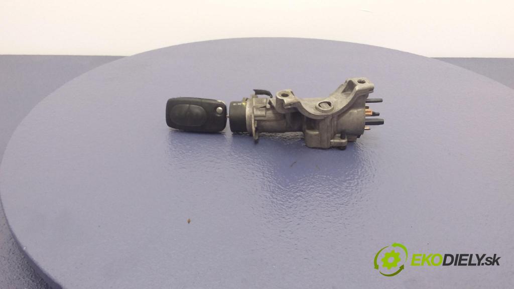 Volkswagen Passat 2000 Spínač zapalování. 4B0905851A