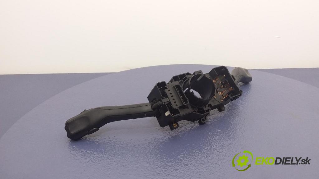 Volkswagen Golf 2000 prepínač 8L0953513G