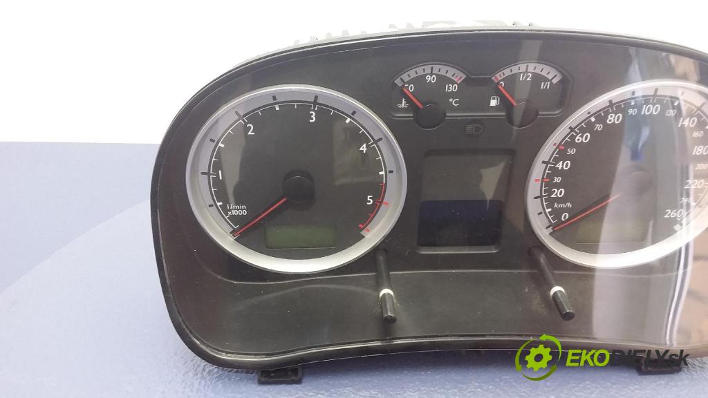 Volkswagen Golf 2002 Přístrojová deska 110080134/003