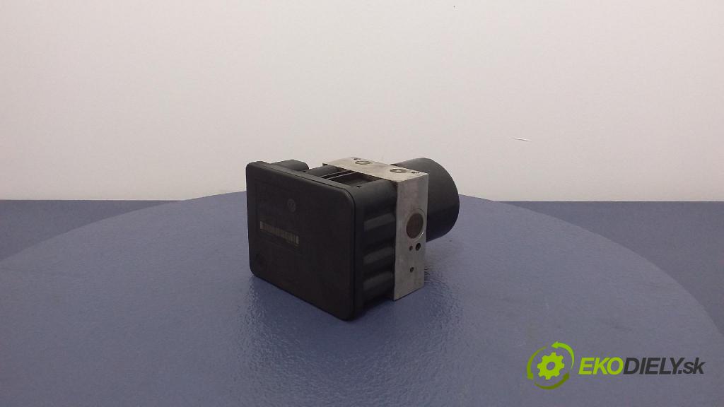 Volkswagen Golf 2002 čerpadlo ABS x 1C0907379L