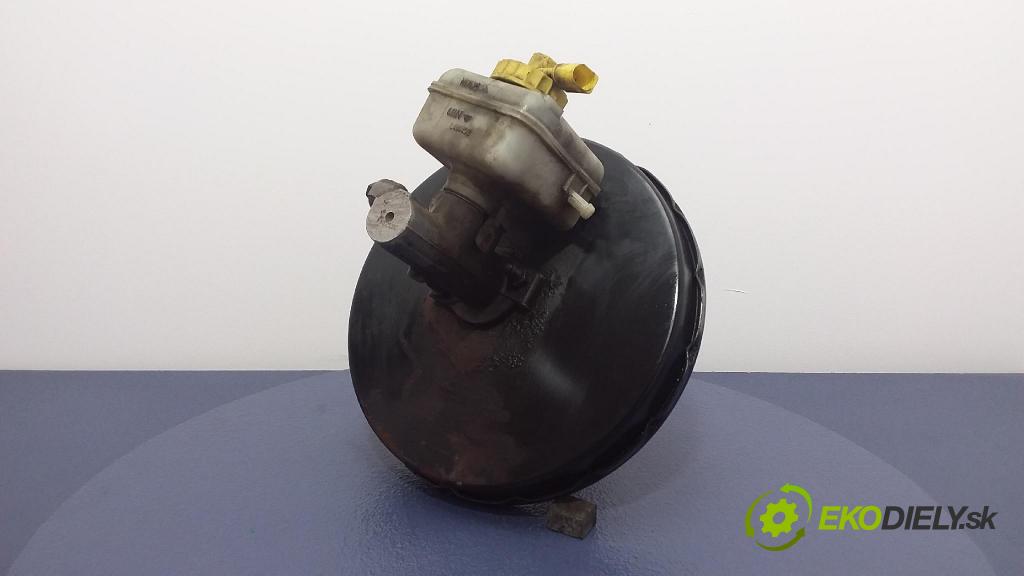 Volkswagen Golf 2002 servo Brzdy: 01
