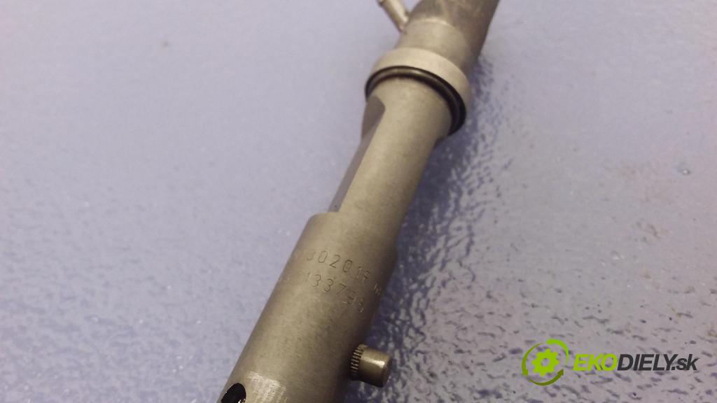 Audi A6 2001 vstrek 059130201F