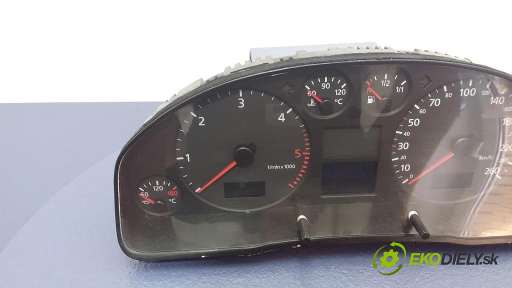 Audi A6 2001 Přístrojová deska 4B0920900M