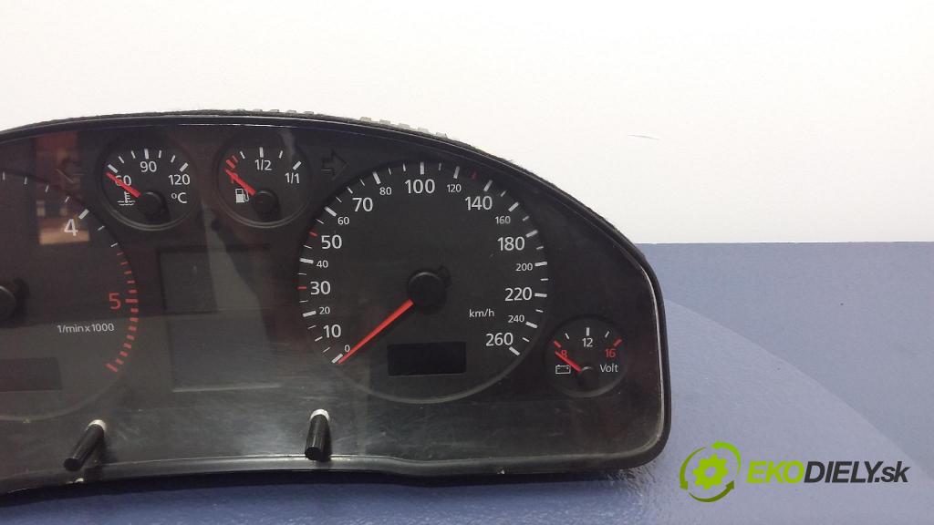 Audi A6 2001 Přístrojová deska 4B0920900M