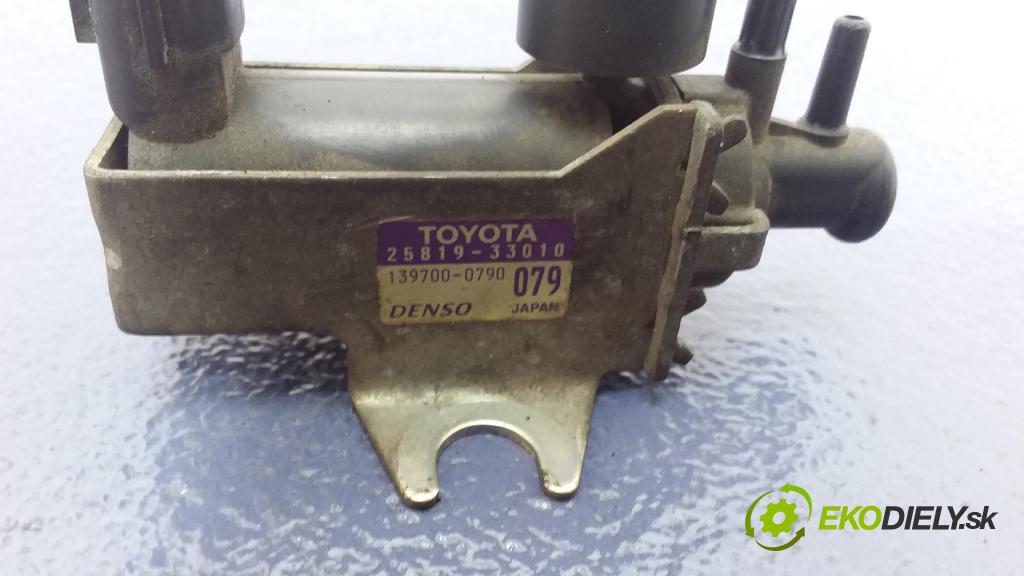 Toyota Yaris 2002 ventil Vákuum: 25819-33010