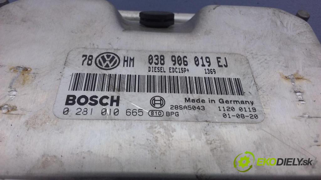 Vw Passat 1994 řídící jednotka Motor: 028906021B