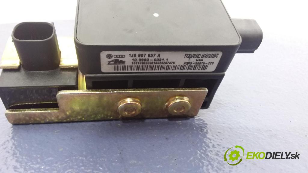 Vw Bora 2003 snímač ESP. 1J0907657A