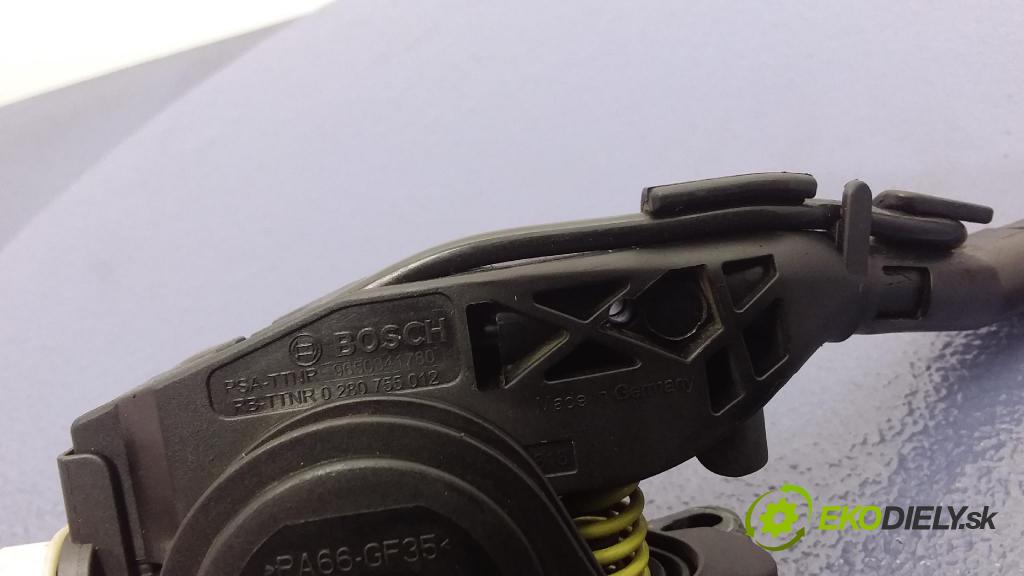 Peugeot 407 sw 2.0 hdi 2005 pedal Plyn: 9650341780
