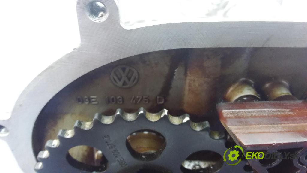Volkswagen Polo 2003 kryt Ventily 03E103475D
