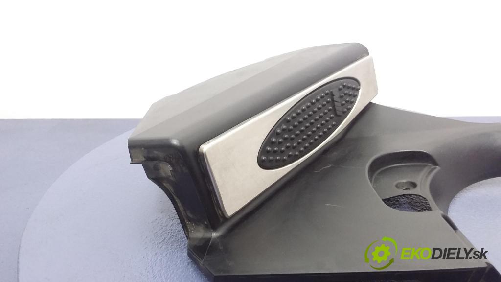 Bmw 316 2002 kryt Plast: Interiéry: 8189733