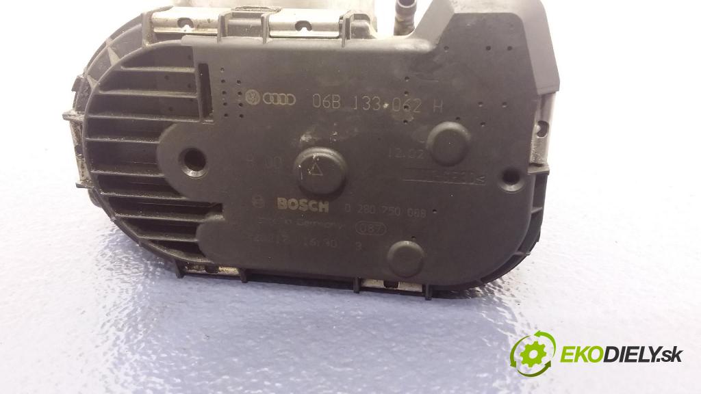Audi A4 2003 škrticí klapka 06B133062H
