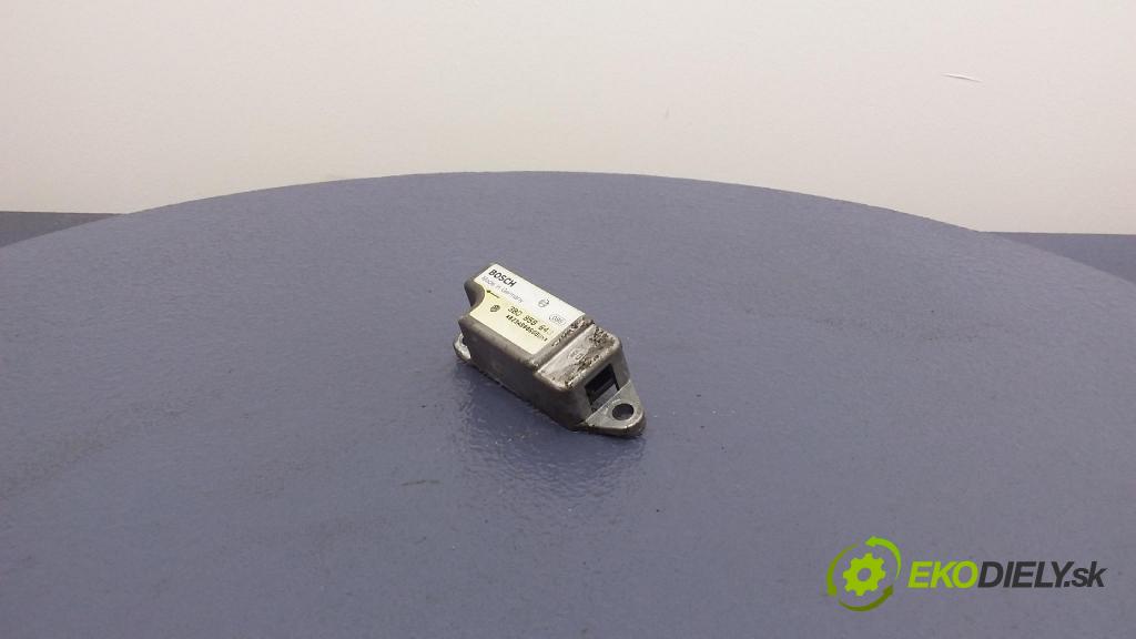 Volkswagen Passat 1997 snímač 0285001177