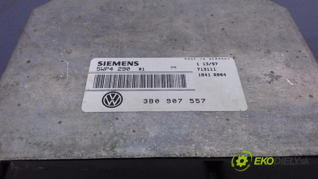 Volkswagen Passat 1997 řídící jednotka Motor: 3B0907557
