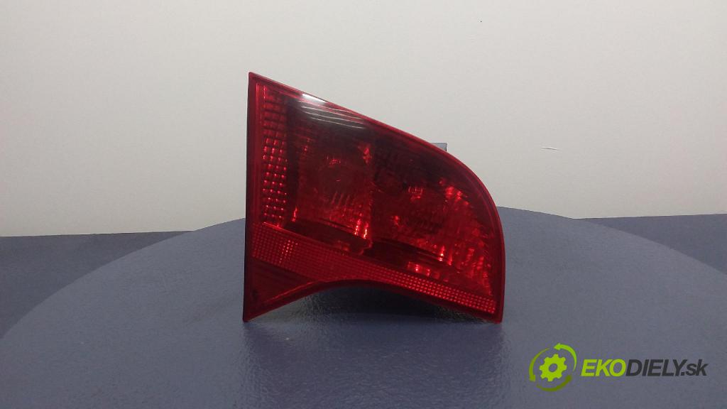 Audi A4 2006 světlo Zad: levá Uvnitř 8E9945093