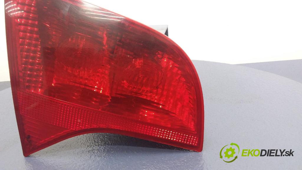 Audi A4 2006 světlo Zad: levá Uvnitř 8E9945093