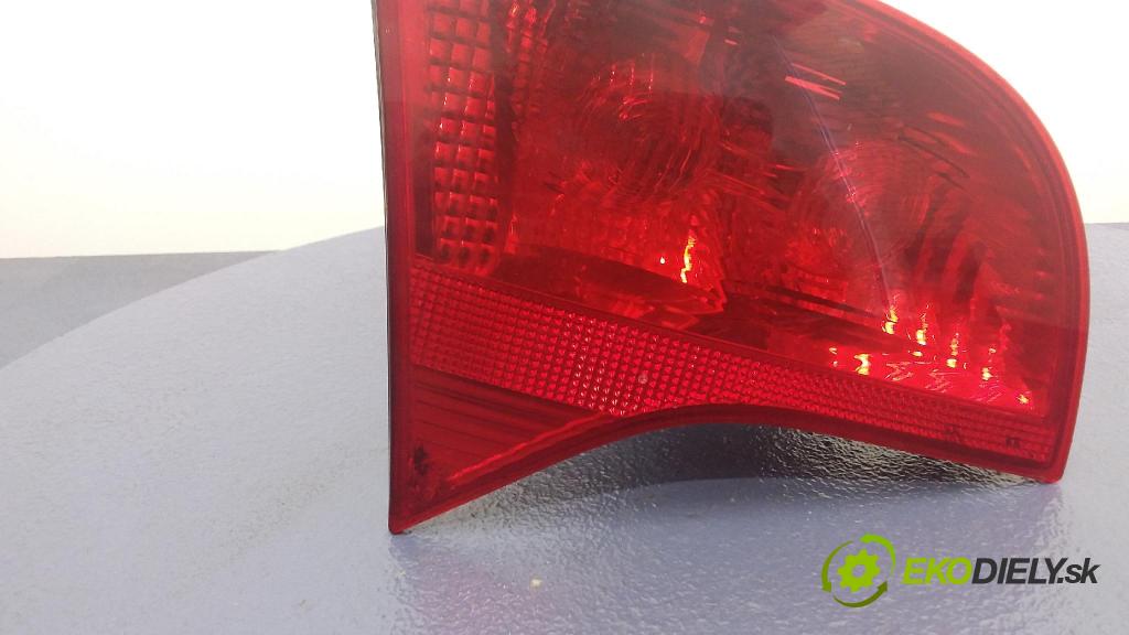 Audi A4 2006 světlo Zad: levá Uvnitř 8E9945093