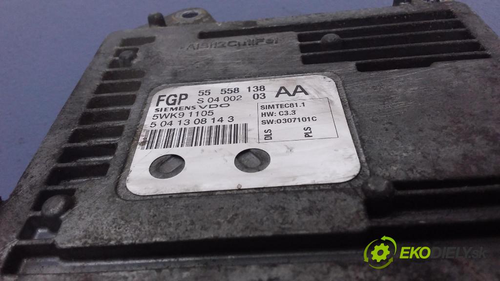 Opel Signum 2005 řídící jednotka Motor: 55558138AA