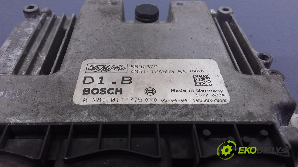 Volvo S40 2005 řídící jednotka Motor: 8692329