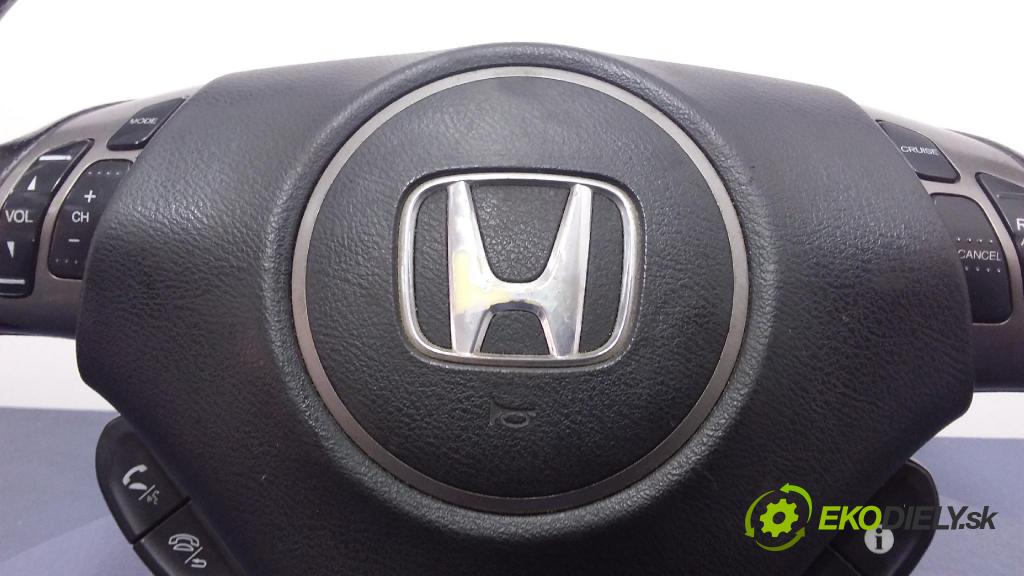 Honda Accord 2005 volant 01