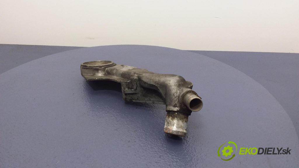 Audi A6 quattro 1997 Termostat 078121121J