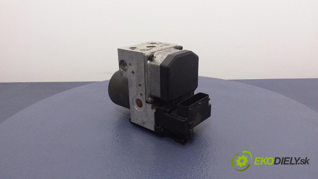 Audi A6 quattro 1997 čerpadlo ABS x 8E0614111A