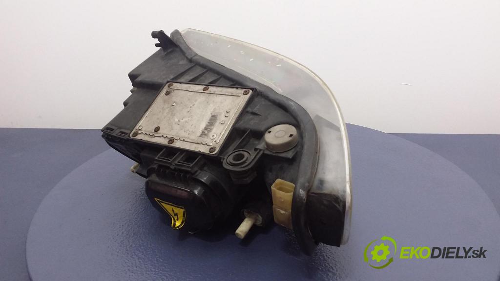 Audi A4 1999 světlo Levý: 8D0941029AN