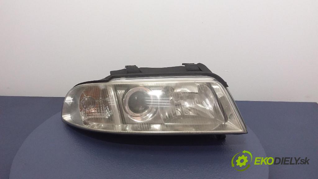 Audi A4 1999 světlo v pravo: 8D0941004AN