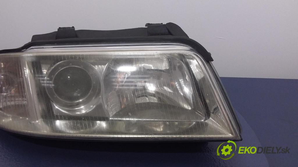 Audi A4 1999 světlo v pravo: 8D0941004AN